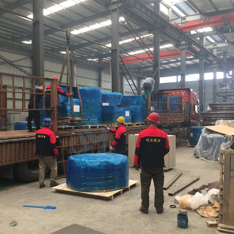 發往新疆工程項目伸縮接頭裝車現場